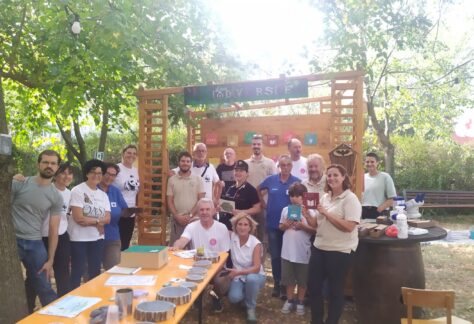 I volontari e partecipanti a Urban Nature 2023 al Giardino Magenta